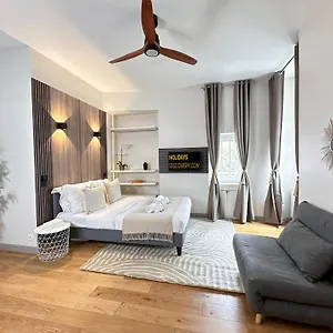 Spacious Studio In Saint-germain-des-pres Paris
